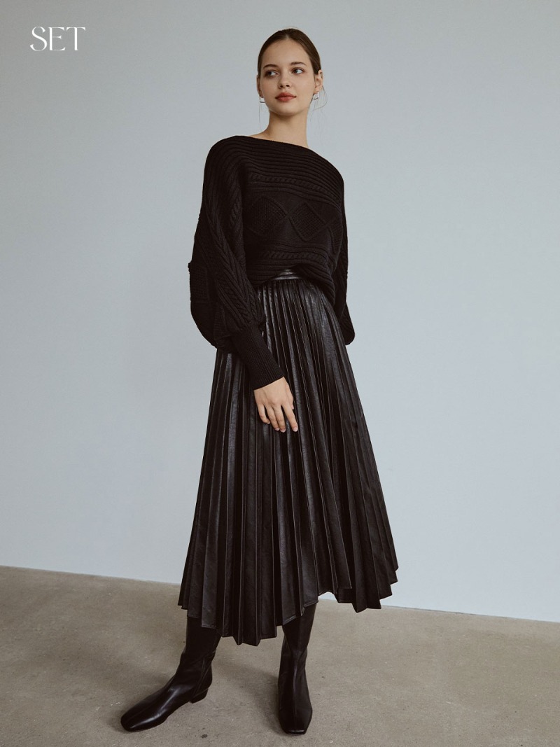 [SET] Dolman sleeve crop knit (black) + Pleats leather long skirt (black)