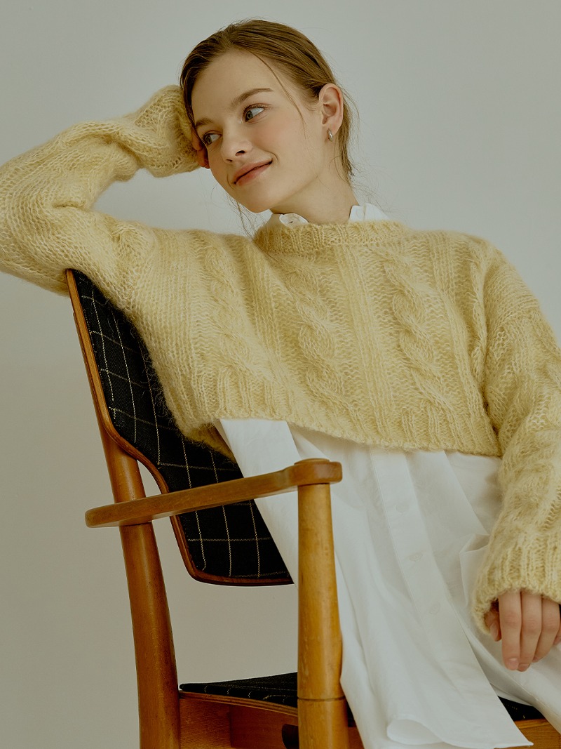 Mohair cable crop knit (yellow beige)