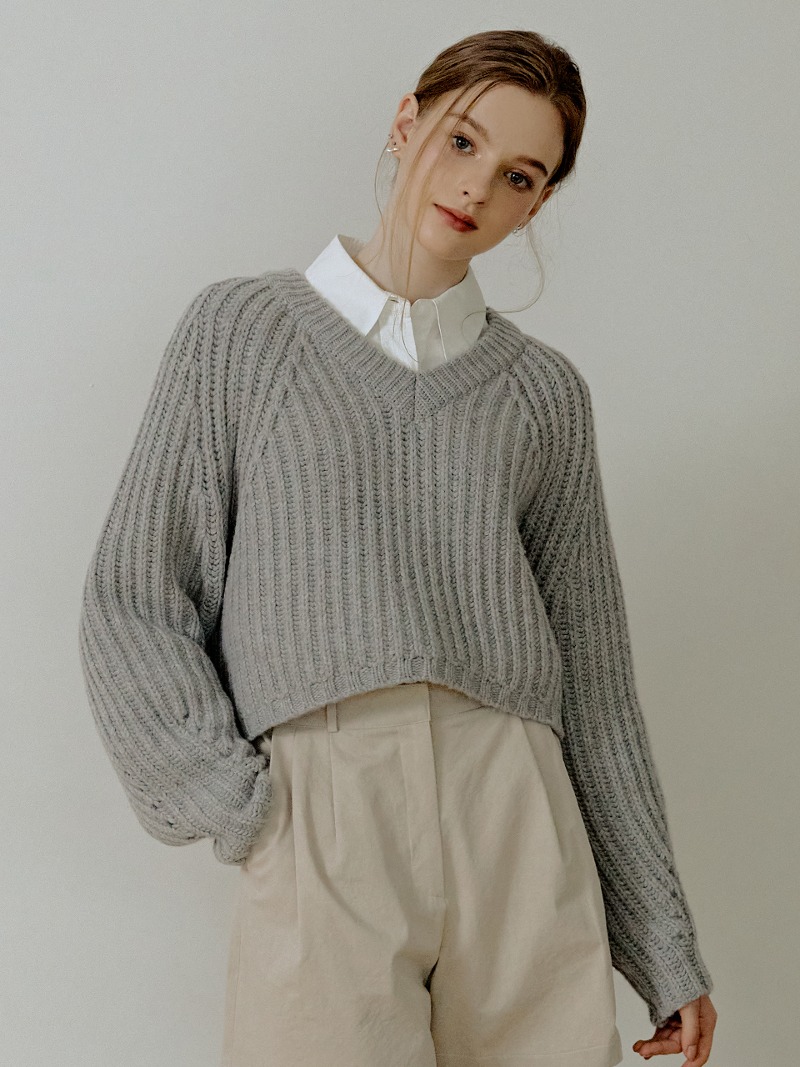 Woven v-neck knit (gray)