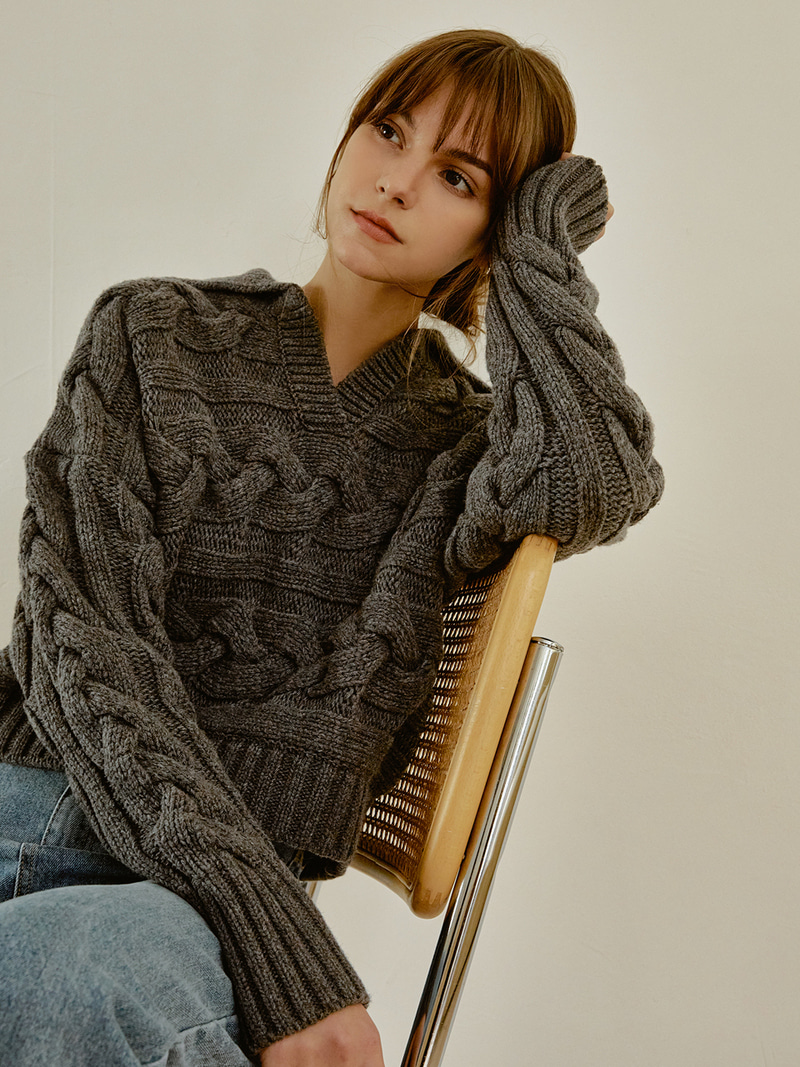 Cable open collar knit (charcoal)