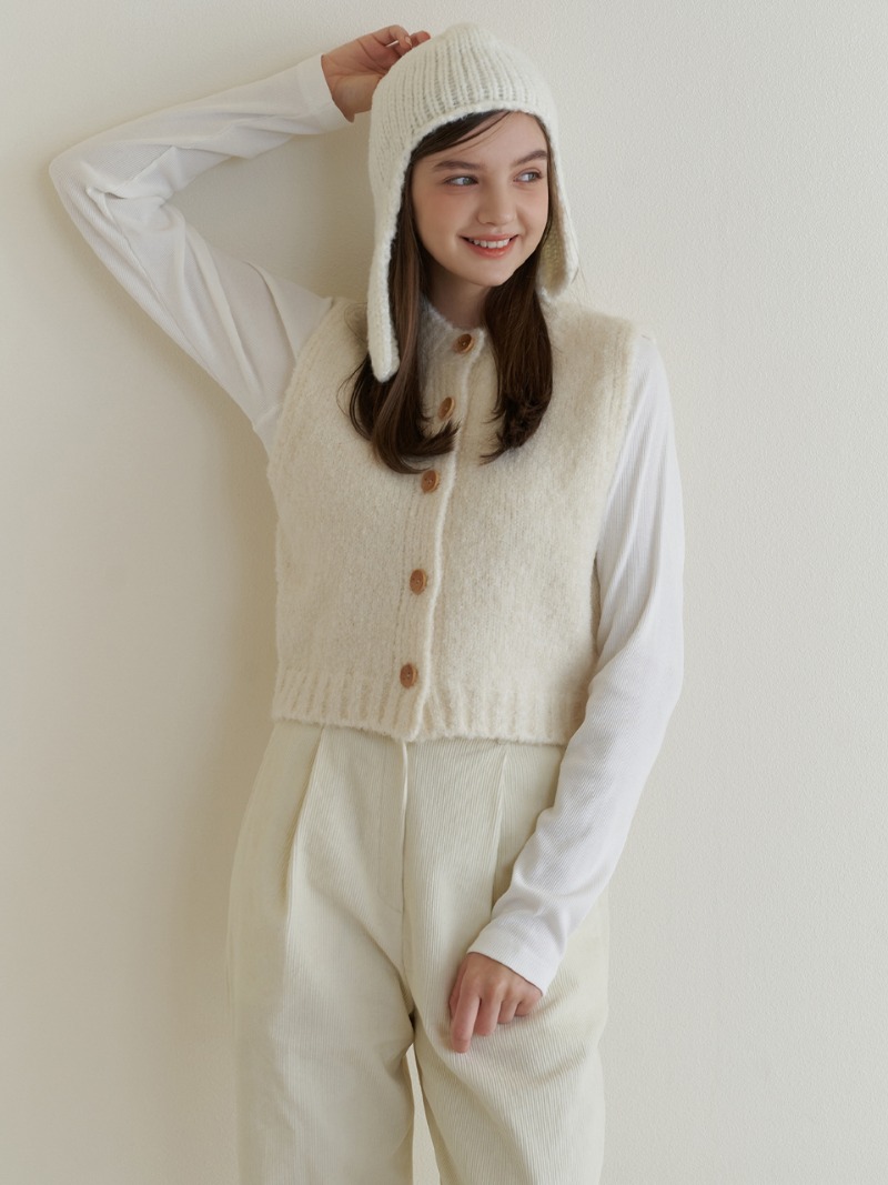 Button knit vest (cream)