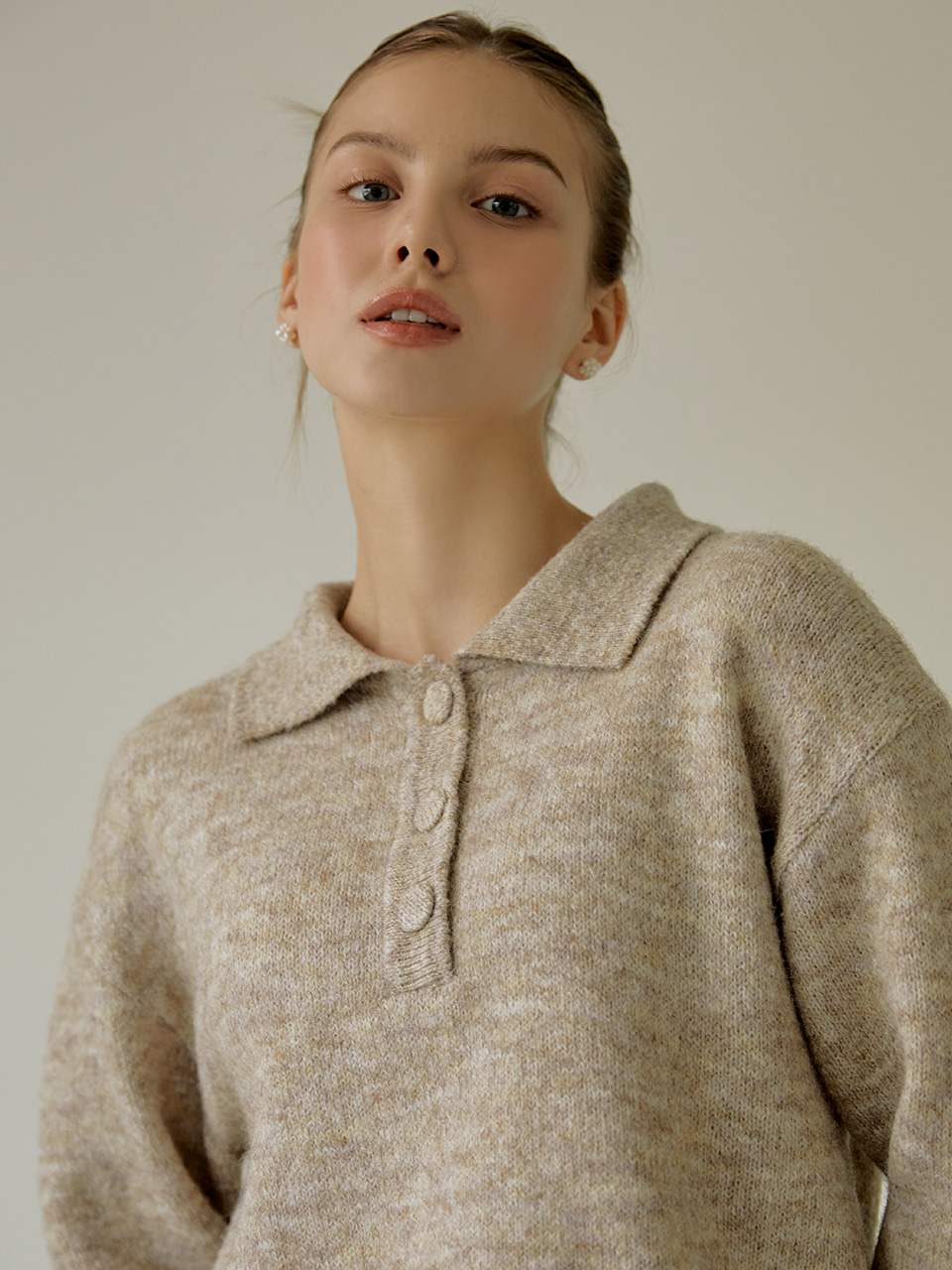 Button collar wool knit (beige)