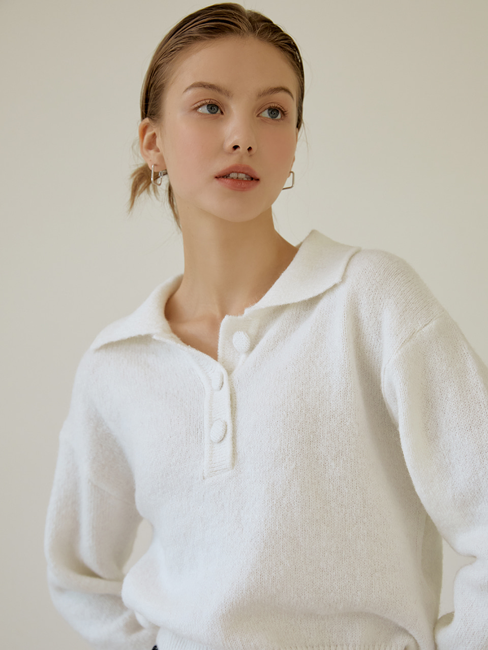 Button collar wool knit (white)
