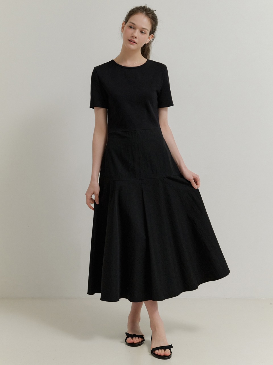 Tweener flare dress (black)
